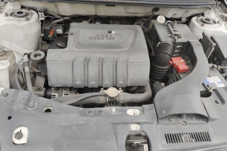 Used Soueast V5 Lingzhi 2014 1.5L Manual Standard Edition Engine Bay