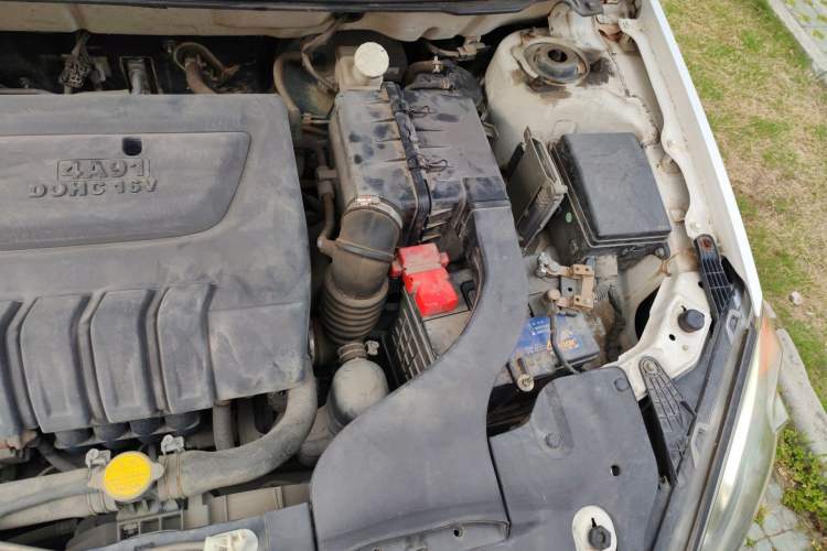 Used Soueast V5 Lingzhi 2014 1.5L Manual Sytle Xuya Engine Bay Left