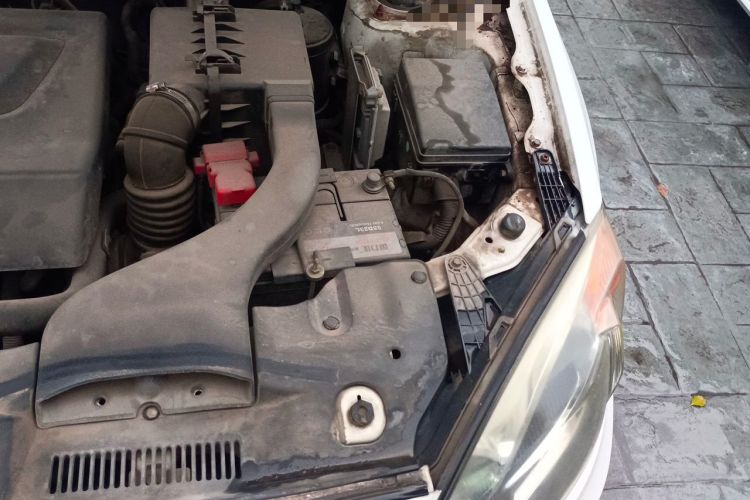 Used Soueast V5 Lingzhi 2014 1.5L Manual Luxury Model Engine Bay Left