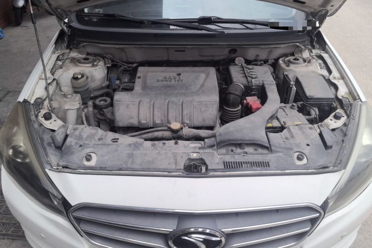 Used Soueast V5 Lingzhi 2014 1.5L Manual Luxury Model Engine Bay