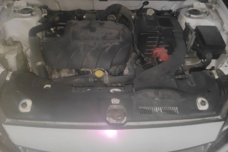 Used Soueast V5 Lingzhi 2014 1.5T Manual RuiKong Edition Engine Bay