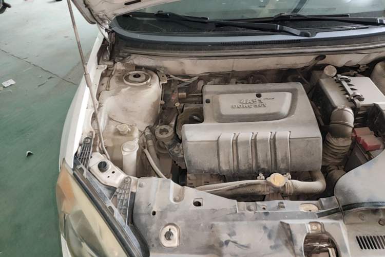 Used Soueast V5 Lingzhi 2014 1.5L Manual Comfort Model Engine Bay Right