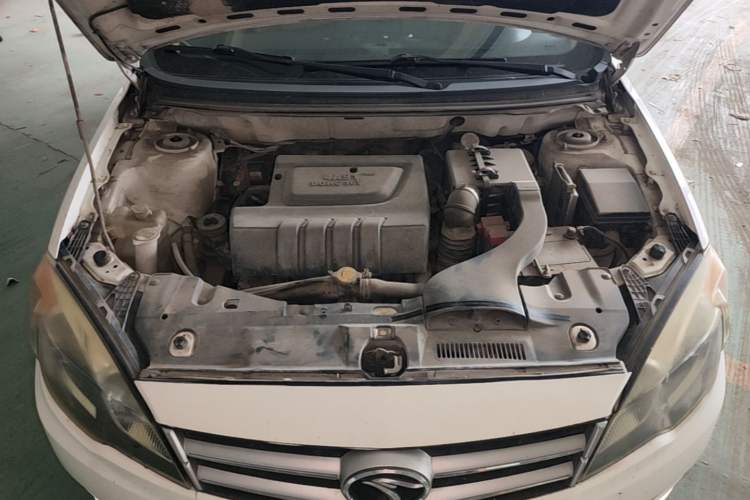 Used Soueast V5 Lingzhi 2014 1.5L Manual Comfort Model Engine Bay