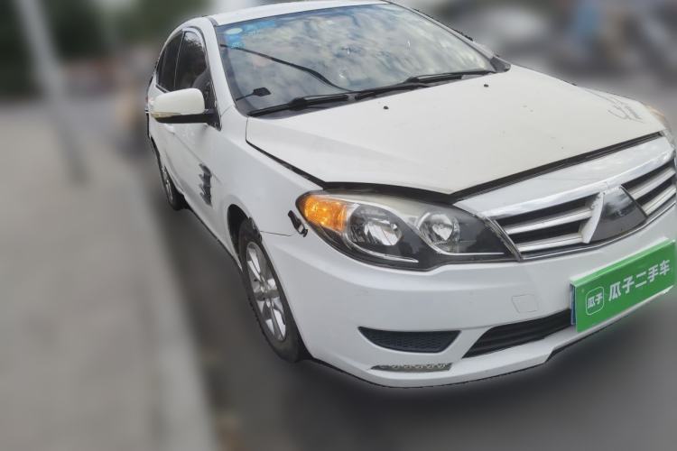 Used Soueast V5 Lingzhi 2014 1.5L Manual Standard Edition Front Right 45 Deg