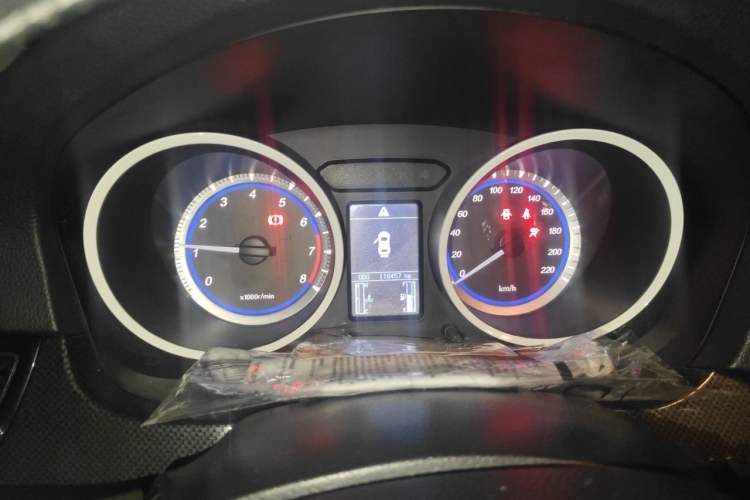 Used Soueast V5 Lingzhi 2014 1.5T Manual RuiKong Edition Instrument Cluster