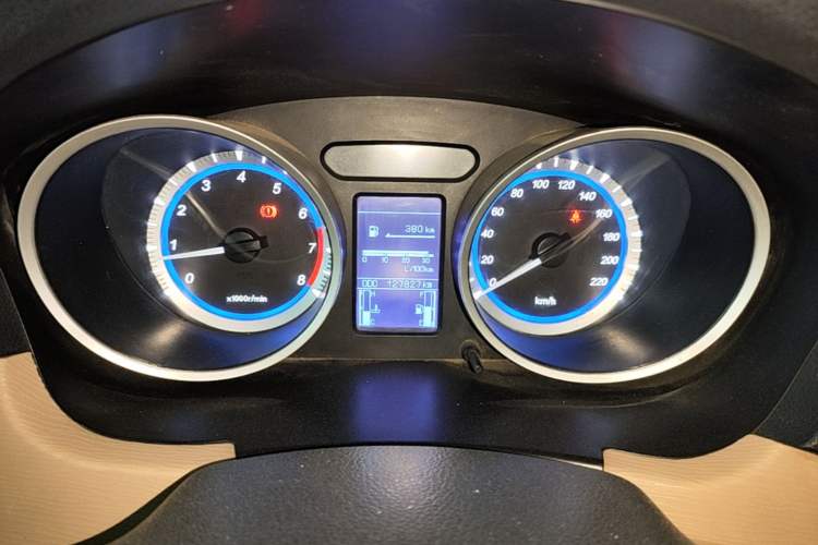 Used Soueast V5 Lingzhi 2014 1.5L Manual Comfort Model Instrument Cluster