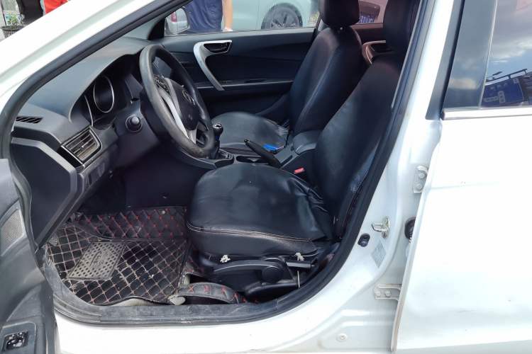 Used Soueast V5 Lingzhi 2014 1.5L Manual Luxury Model Left Front Seat