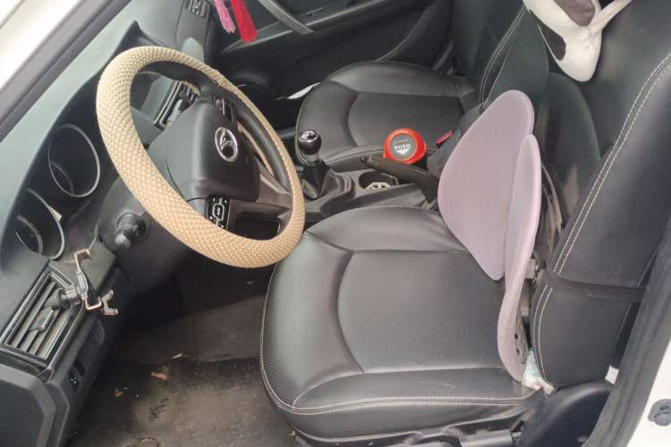 Used Soueast V5 Lingzhi 2014 1.5L Manual Luxury Model Left Front Seat