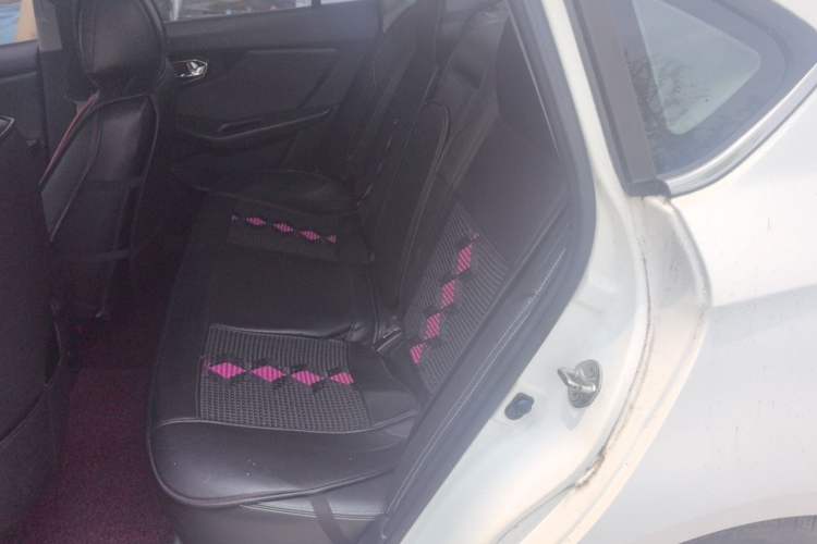 Used Soueast V5 Lingzhi 2014 1.5L Manual Luxury Model Left Rear Seat