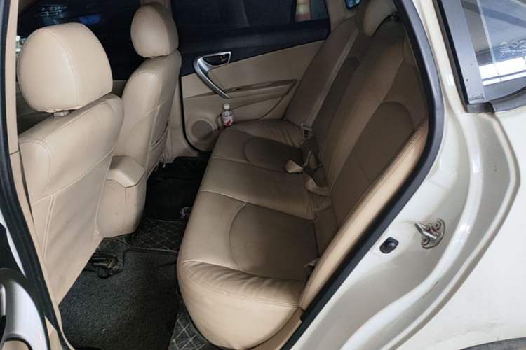Used Soueast V5 Lingzhi 2014 1.5L Manual Comfort Model Left Rear Seat