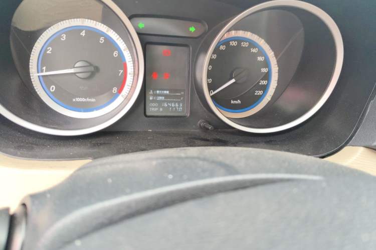 Used Soueast V5 Lingzhi 2014 1.5L Manual Standard Edition Odometer Close Up