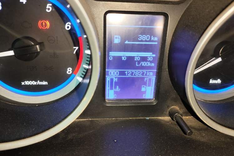 Used Soueast V5 Lingzhi 2014 1.5L Manual Comfort Model Odometer Close Up