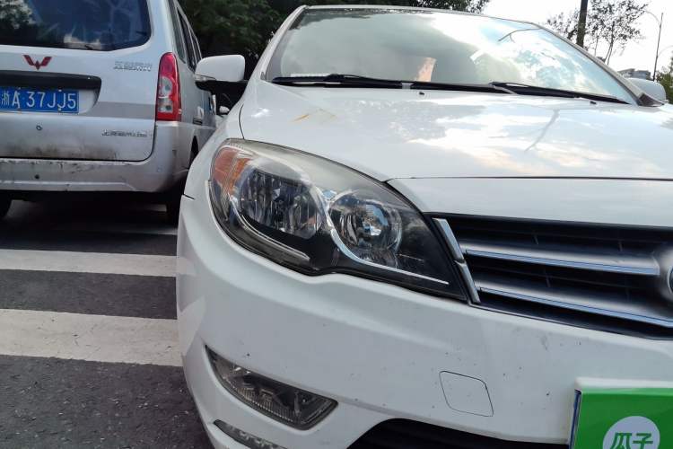 Used Soueast V5 Lingzhi 2014 1.5L Manual Luxury Model Right Front Headlight