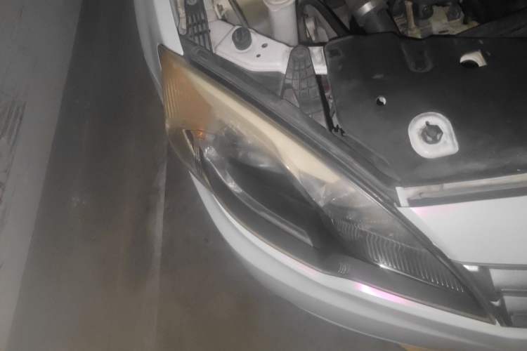 Used Soueast V5 Lingzhi 2014 1.5T Manual RuiKong Edition Right Front Headlight