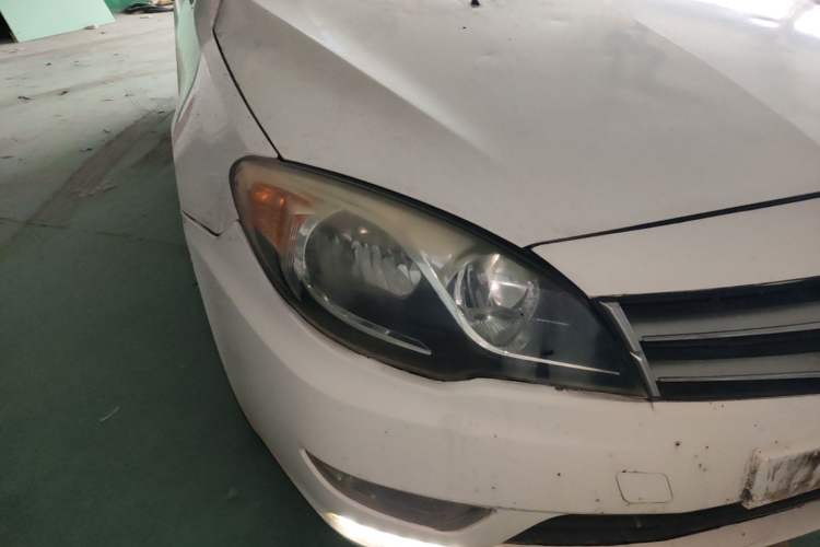 Used Soueast V5 Lingzhi 2014 1.5L Manual Comfort Model Right Front Headlight