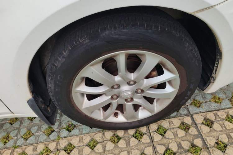 Used Soueast V5 Lingzhi 2014 1.5L Manual Sytle Xuya Right Front Wheel Hub