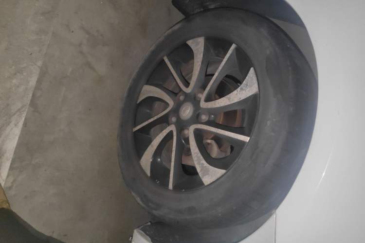 Used Soueast V5 Lingzhi 2014 1.5T Manual RuiKong Edition Right Front Wheel Hub