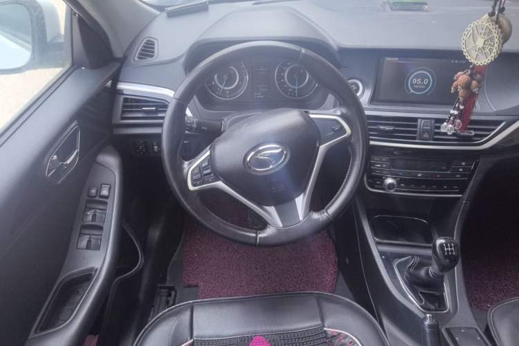 Used Soueast V5 Lingzhi 2014 1.5L Manual Luxury Model Steering Wheel