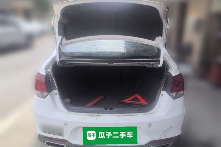 Used Soueast V5 Lingzhi 2014 1.5L Manual Luxury Model Trunk