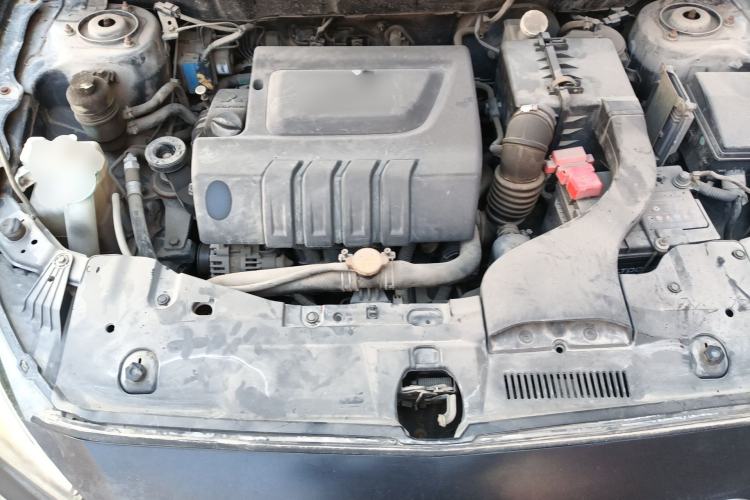 Used Soueast V5 Lingzhi 2015 Plus 1.5L Manual ZhiZun Version Engine Bay