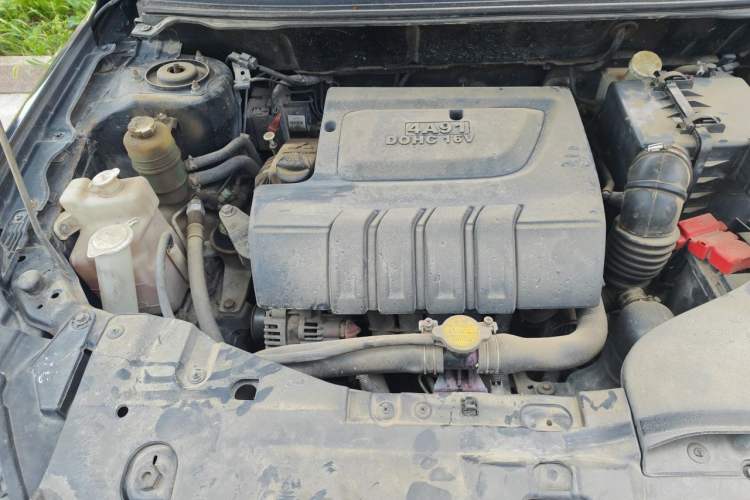 Used Soueast V5 Lingzhi 2015 Plus 1.5L Manual Smart Edition Engine Bay Right