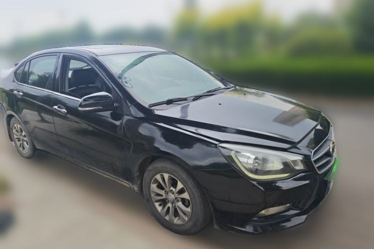 Used Soueast V5 Lingzhi 2015 Plus 1.5L Manual Smart Edition Front Right 45 Deg