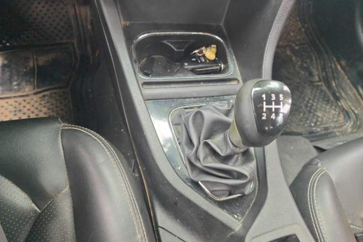 Used Soueast V5 Lingzhi 2015 Plus 1.5L Manual Smart Edition Gear Lever