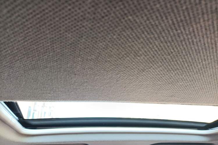 Used Soueast V5 Lingzhi 2015 Plus 1.5L Manual ZhiZun Version Headliner