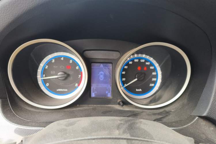 Used Soueast V5 Lingzhi 2015 1.5L Manual Luxury Model Instrument Cluster