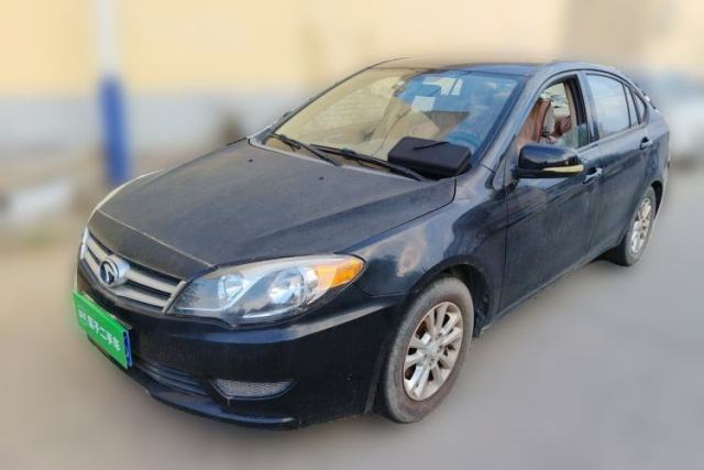 Ojetý Soueast V5 Lingzhi 2015 1.5L Manual Comfort Model