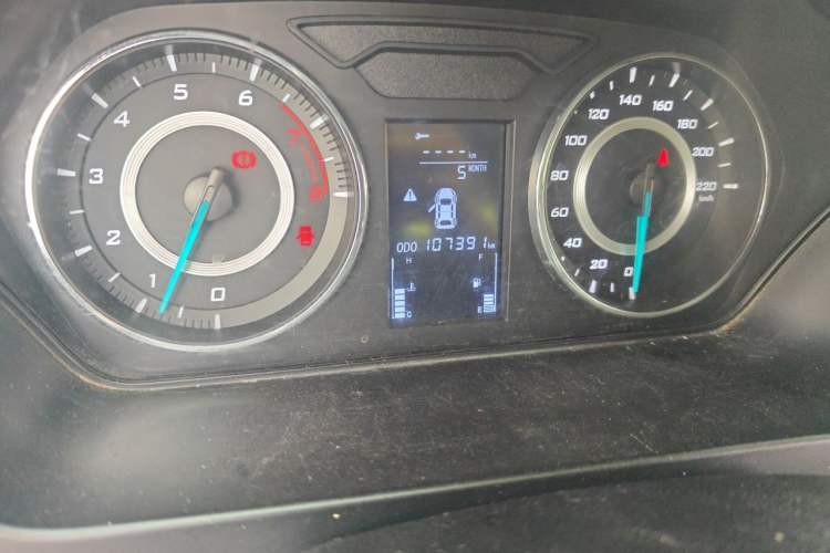 Used Soueast V5 Lingzhi 2015 Plus 1.5L Manual Smart Edition Odometer Close Up
