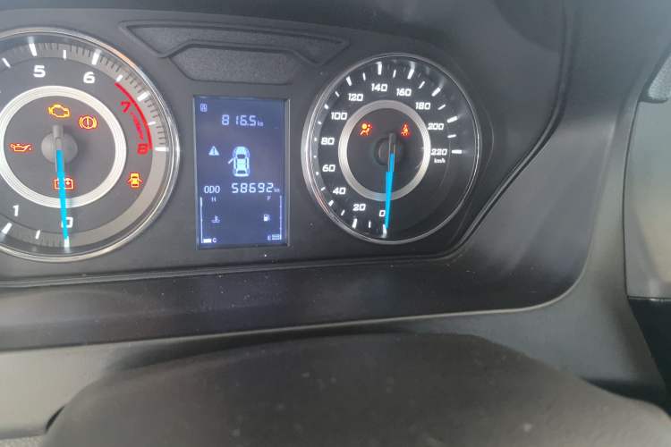 Used Soueast V5 Lingzhi 2015 Plus 1.5L Manual Smart Edition Odometer Close Up