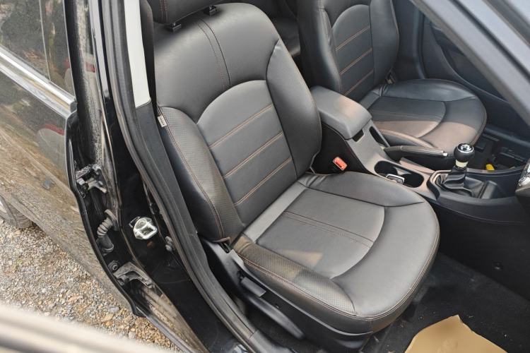 Used Soueast V5 Lingzhi 2015 1.5L Manual Flagship Model Right Front Seat