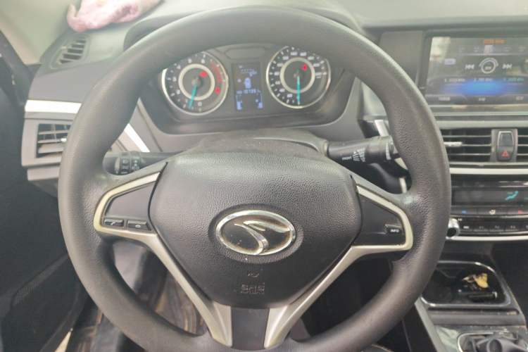 Used Soueast V5 Lingzhi 2015 Plus 1.5L Manual Smart Edition Steering Wheel