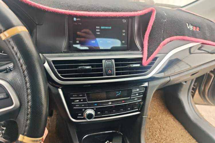 Used Soueast V5 Lingzhi 2015 Plus 1.5L Manual Smart Edition Audio And AC Panel
