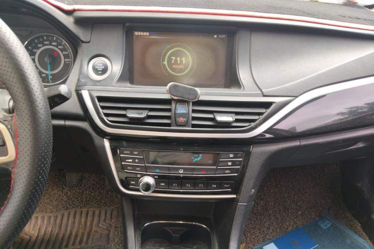 Used Soueast V5 Lingzhi 2015 Plus 1.5L Manual ZhiZun Version Audio And AC Panel