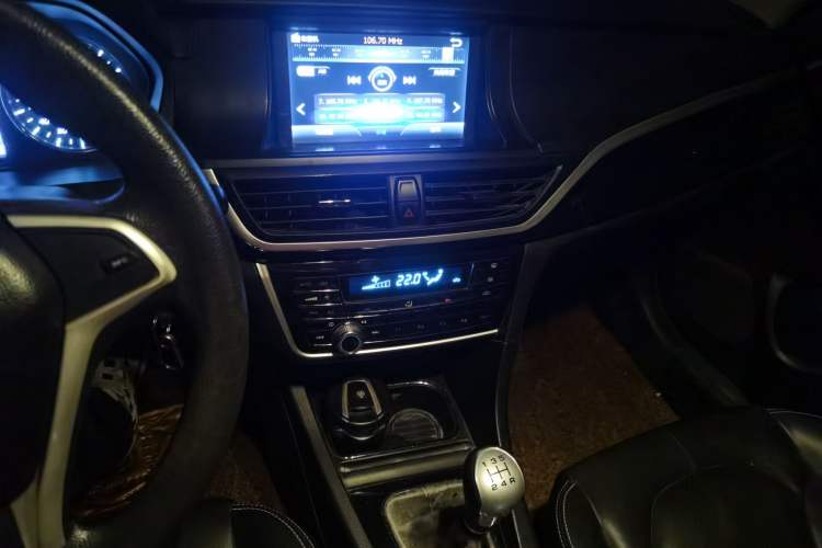 Used Soueast V5 Lingzhi 2015 Plus 1.5L Manual Smart Edition Audio And AC Panel