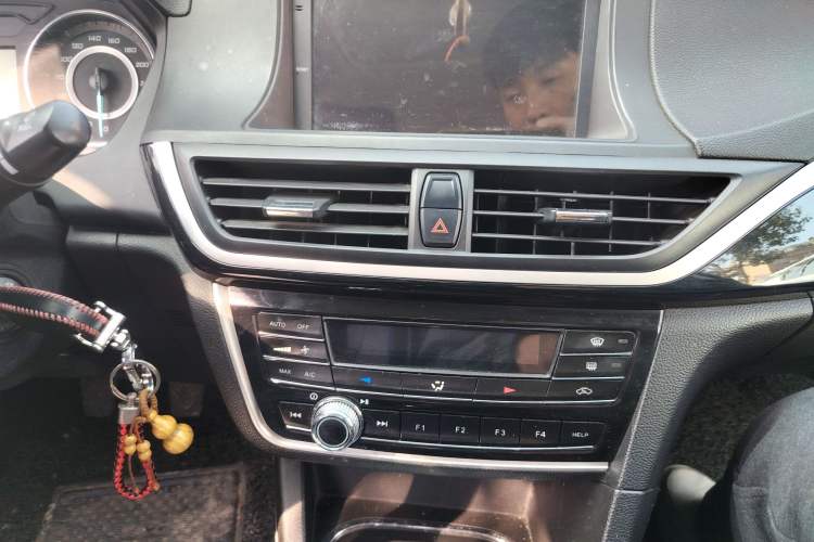 Used Soueast V5 Lingzhi 2015 Plus 1.5L Manual Smart Edition Audio And AC Panel
