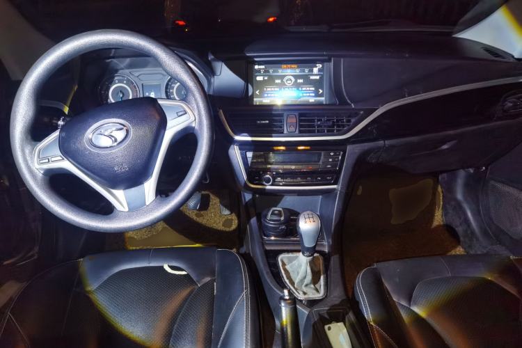Used Soueast V5 Lingzhi 2015 Plus 1.5L Manual Smart Edition Center Console