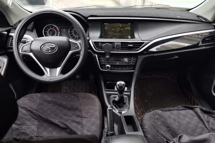 Used Soueast V5 Lingzhi 2015 Plus 1.5L Manual Smart Edition Center Console