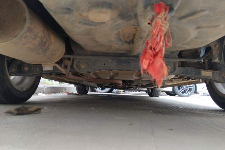 Used Soueast V5 Lingzhi 2015 Plus 1.5L Manual ZhiZun Version Chassis Rear