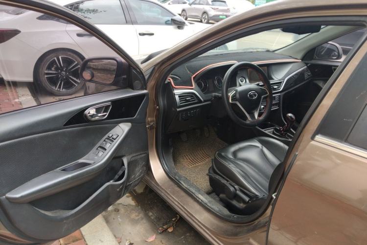Used Soueast V5 Lingzhi 2015 Plus 1.5L Manual ZhiZun Version Driver Seat