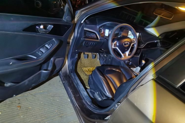 Used Soueast V5 Lingzhi 2015 Plus 1.5L Manual Smart Edition Driver Seat
