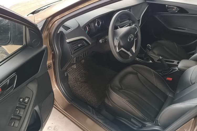 Used Soueast V5 Lingzhi 2015 Plus 1.5L Manual Smart Edition Driver Seat