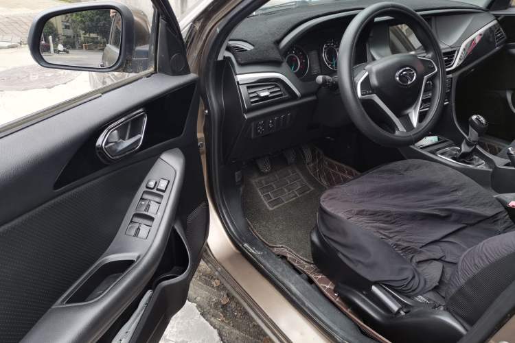 Used Soueast V5 Lingzhi 2015 Plus 1.5L Manual Smart Edition Driver Seat