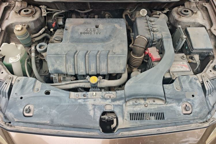 Used Soueast V5 Lingzhi 2015 Plus 1.5L Manual Smart Edition Engine Bay