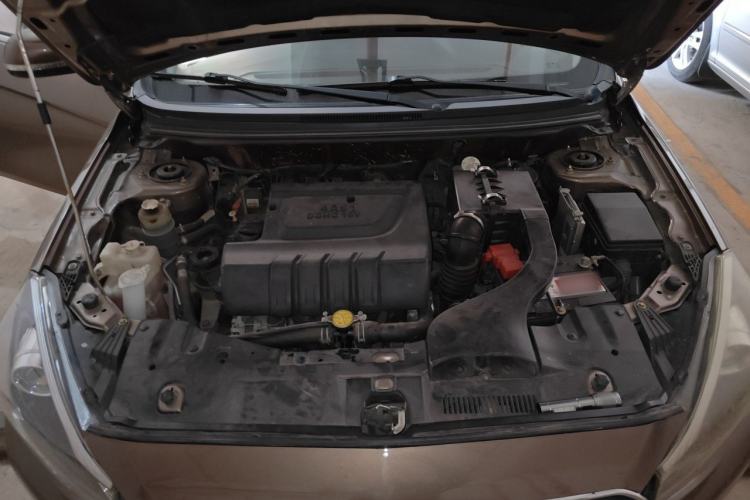 Used Soueast V5 Lingzhi 2015 Plus 1.5L Manual Smart Edition Engine Bay