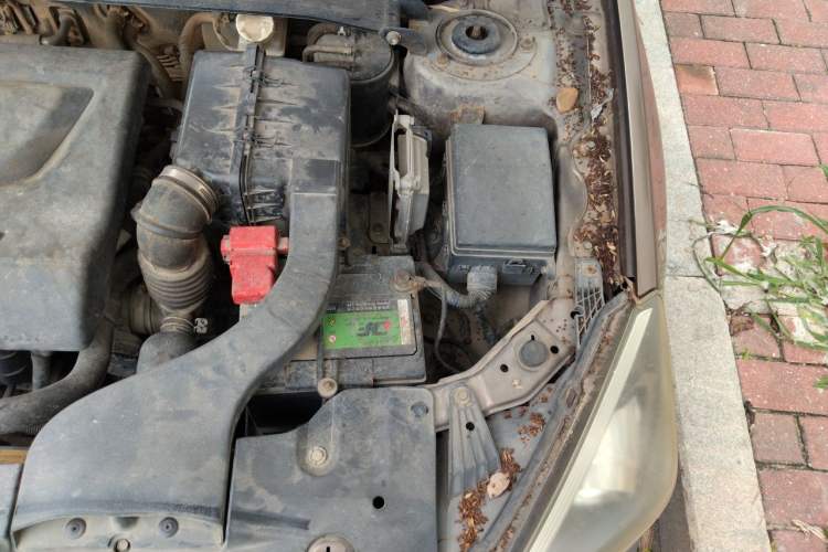 Used Soueast V5 Lingzhi 2015 Plus 1.5L Manual ZhiZun Version Engine Bay Left