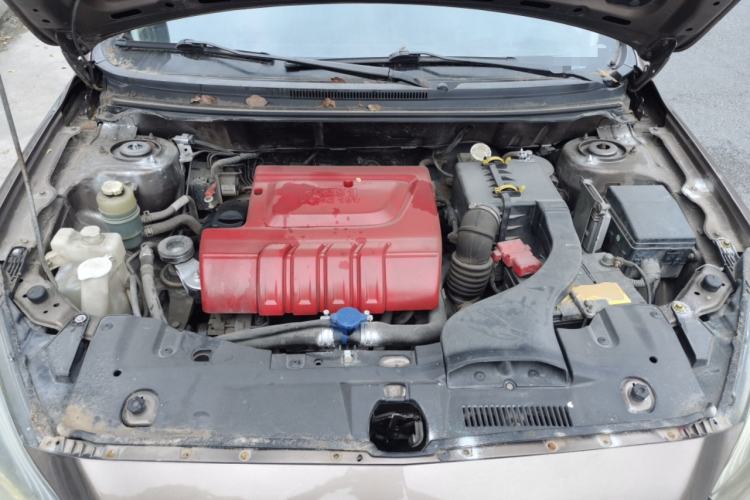 Used Soueast V5 Lingzhi 2015 Plus 1.5L Manual Smart Edition Engine Bay