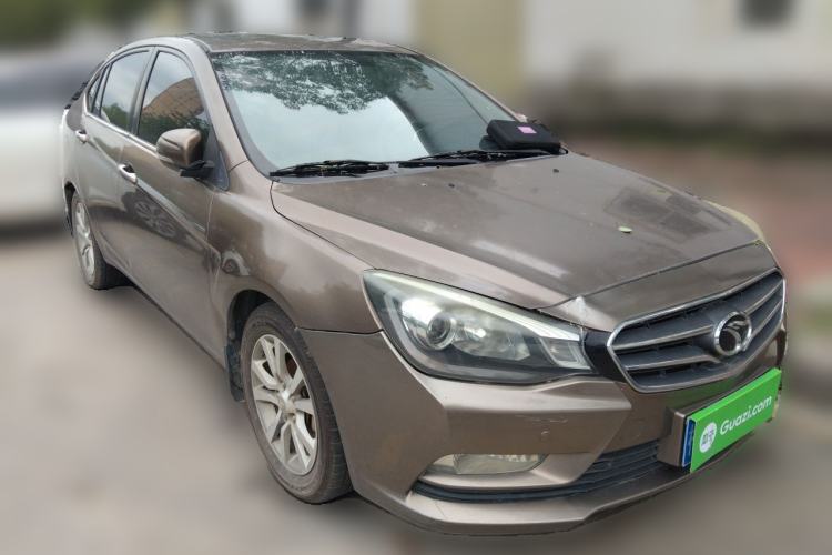 Used Soueast V5 Lingzhi 2015 Plus 1.5L Manual ZhiZun Version Front Right 45 Deg
